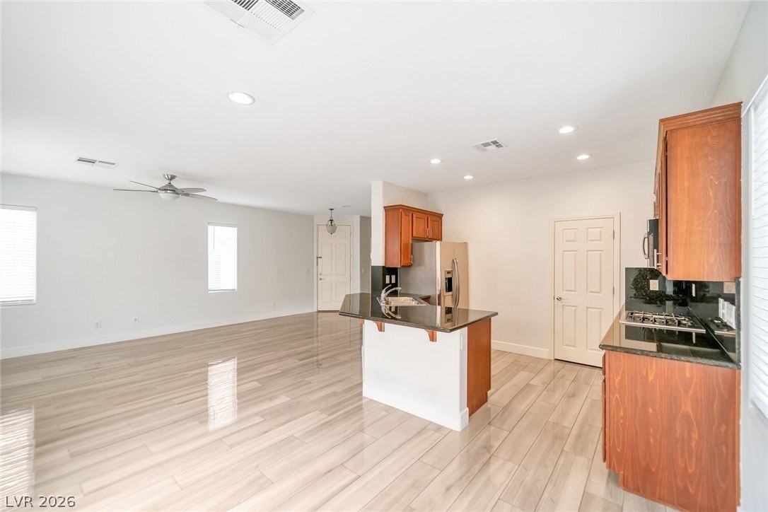 6213 Burrell Ct - Photo 3 of 18