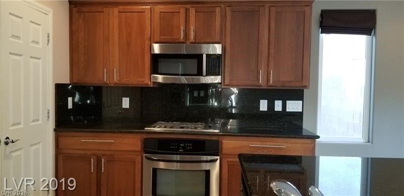 6213 Burrell Ct - Photo 4 of 18