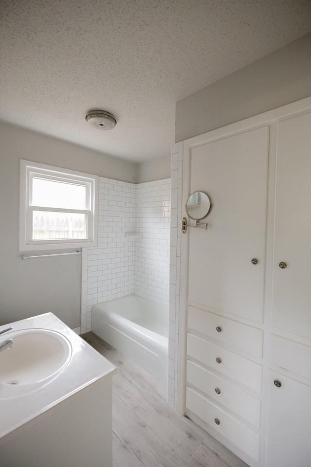 5402 48th St - Photo 5 of 11