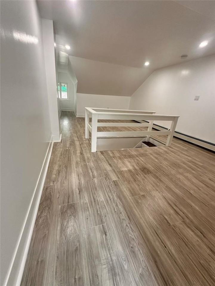 44 S Locust St