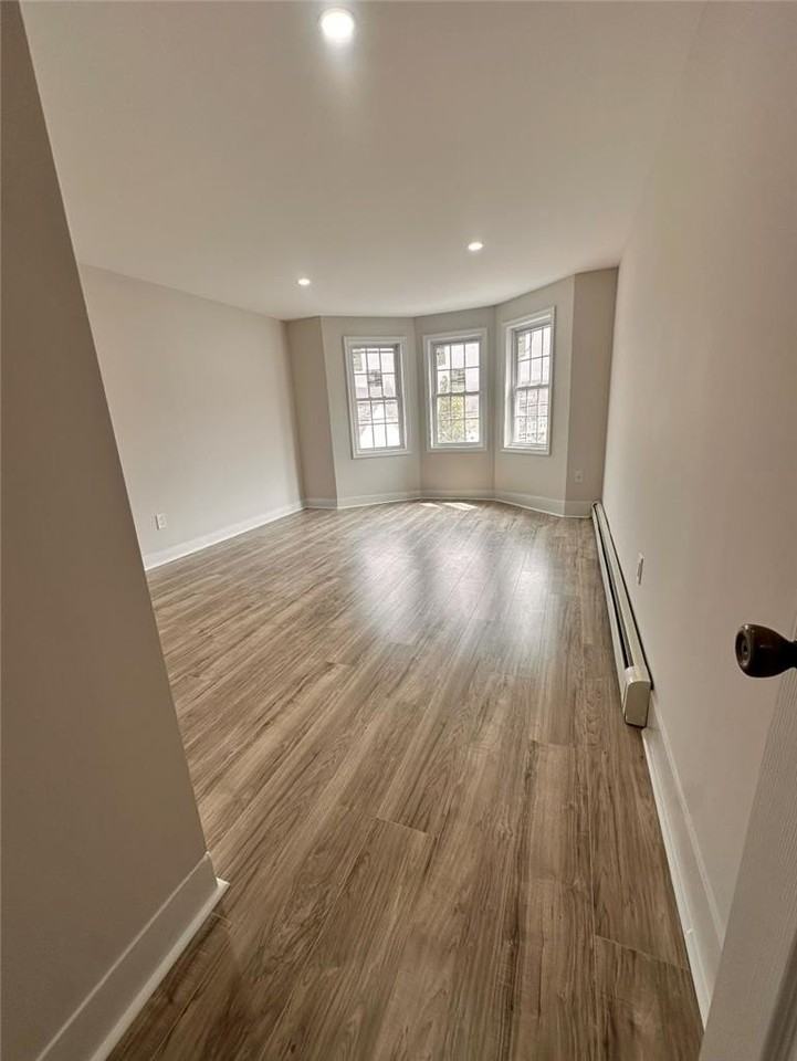 44 S Locust St - Photo 5 of 18