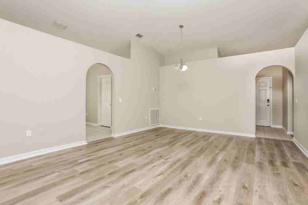 333 Lake Shepard Dr - Photo 3 of 16