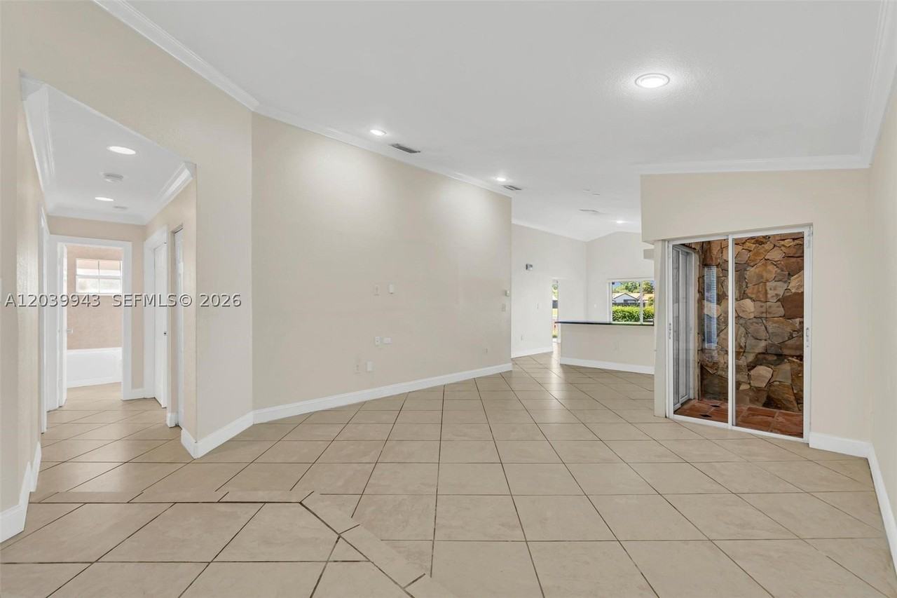 15311 Sw 52nd Ter #15311 - Photo 5 of 50