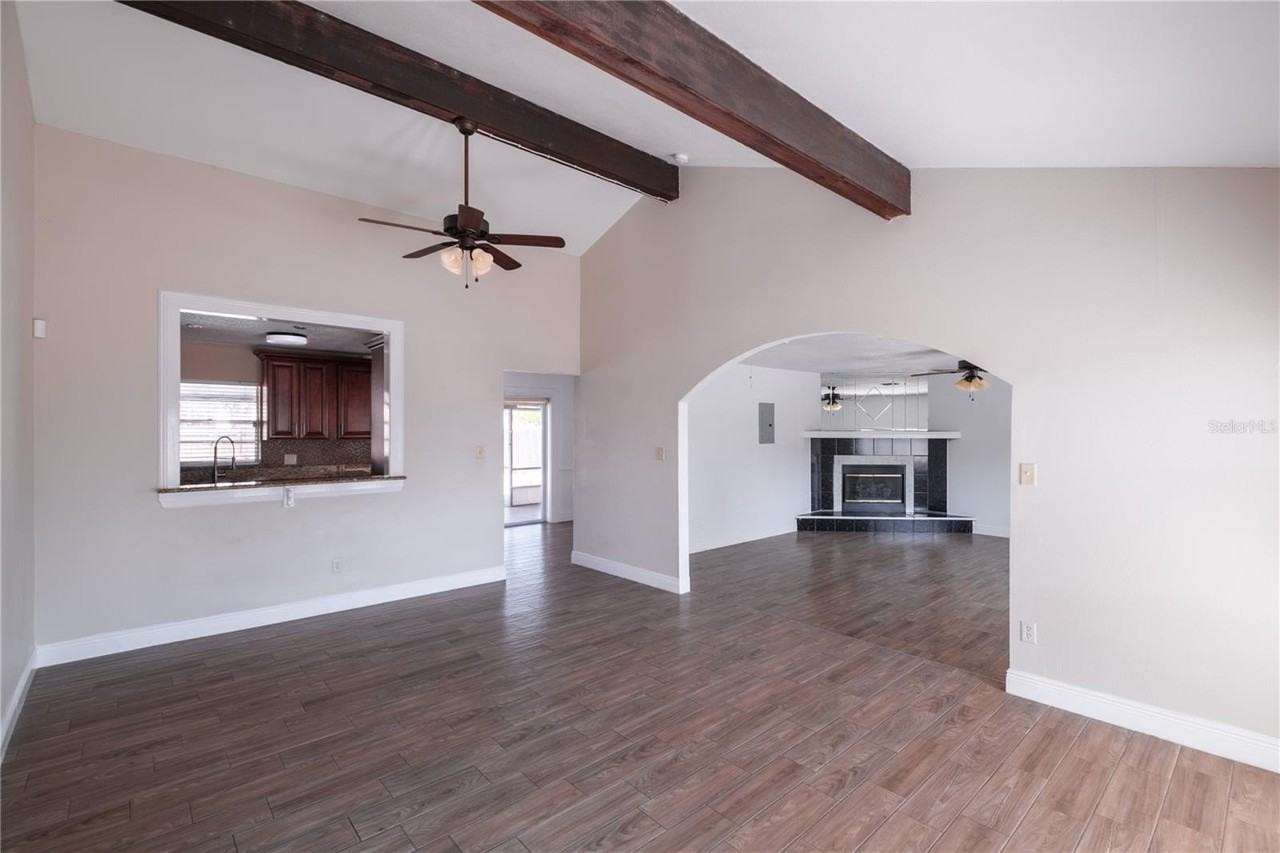 107 Citrus Dr - Photo 3 of 27