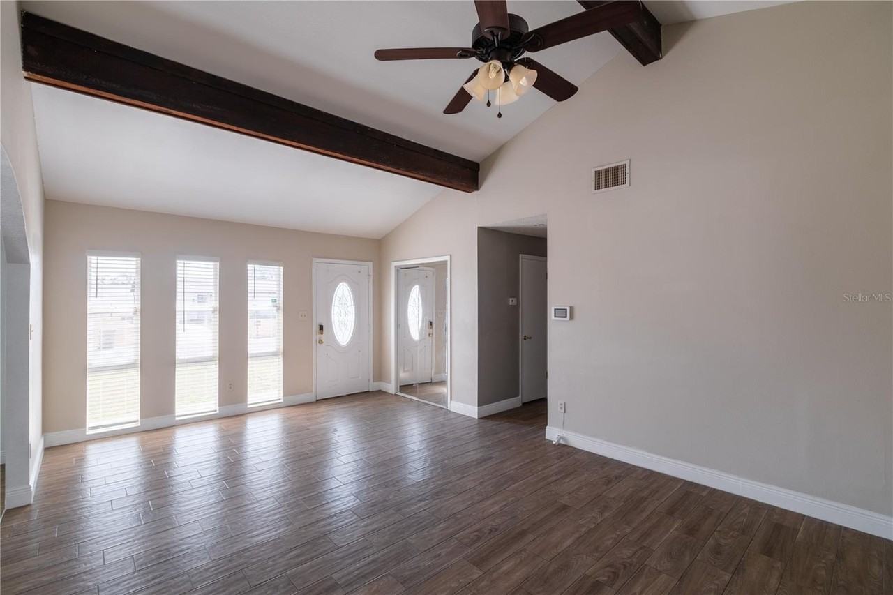 107 Citrus Dr - Photo 5 of 27