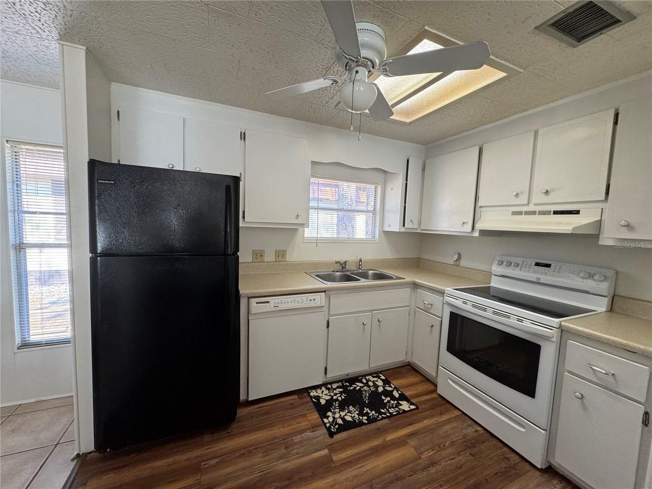 603 W Club Blvd - Photo 3 of 29
