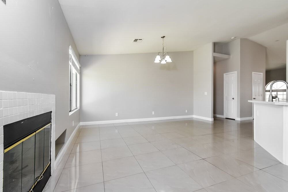 2216 Jardine Ave - Photo 5 of 16
