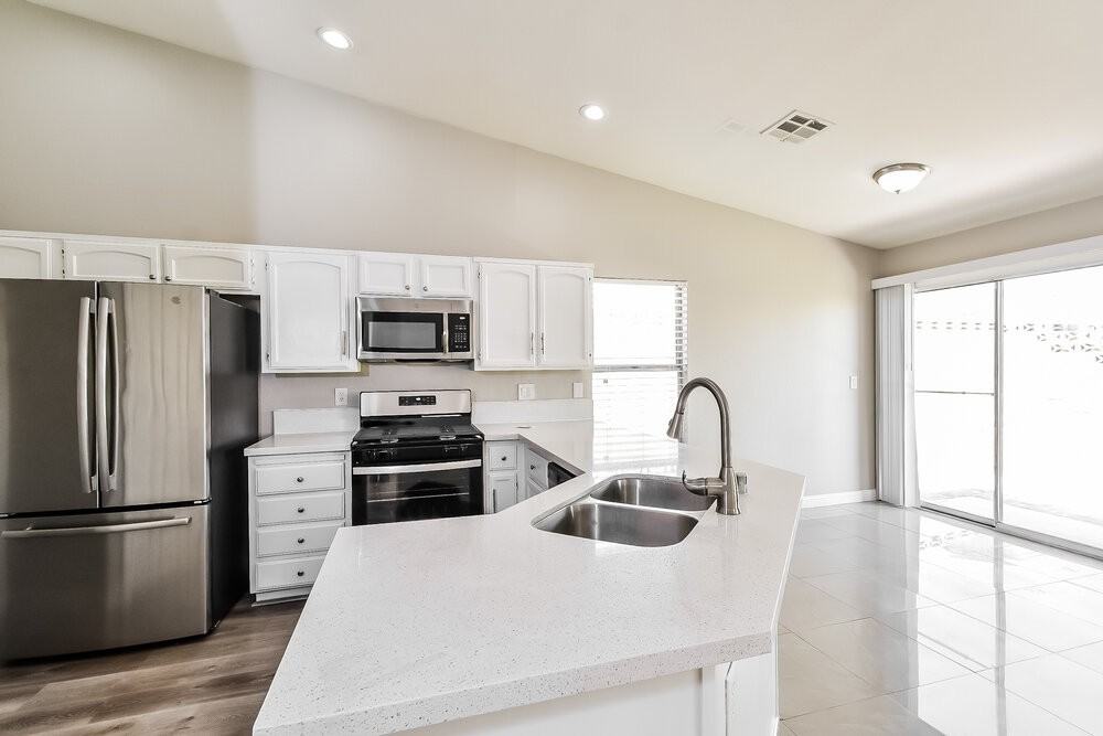 2216 Jardine Ave - Photo 6 of 16