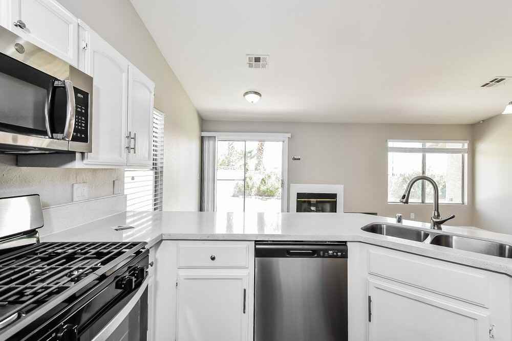 2216 Jardine Ave - Photo 7 of 16