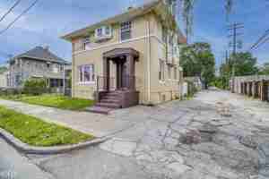 featured image of 5421 Toledo St