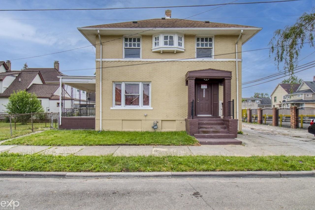 5421 Toledo St - Photo 3 of 49