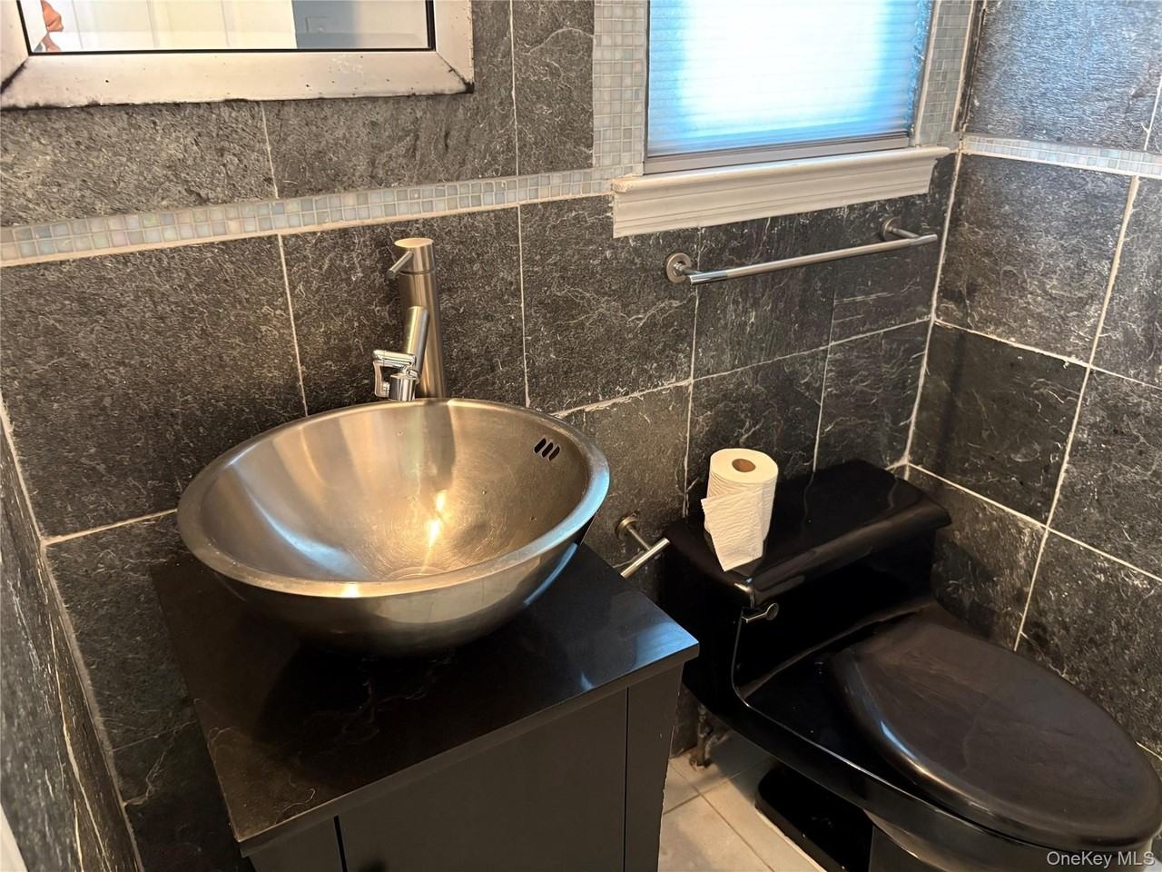 5 Manors Dr - Photo 6 of 17