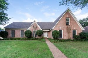 featured image of 7576 Dexter Run Cir
