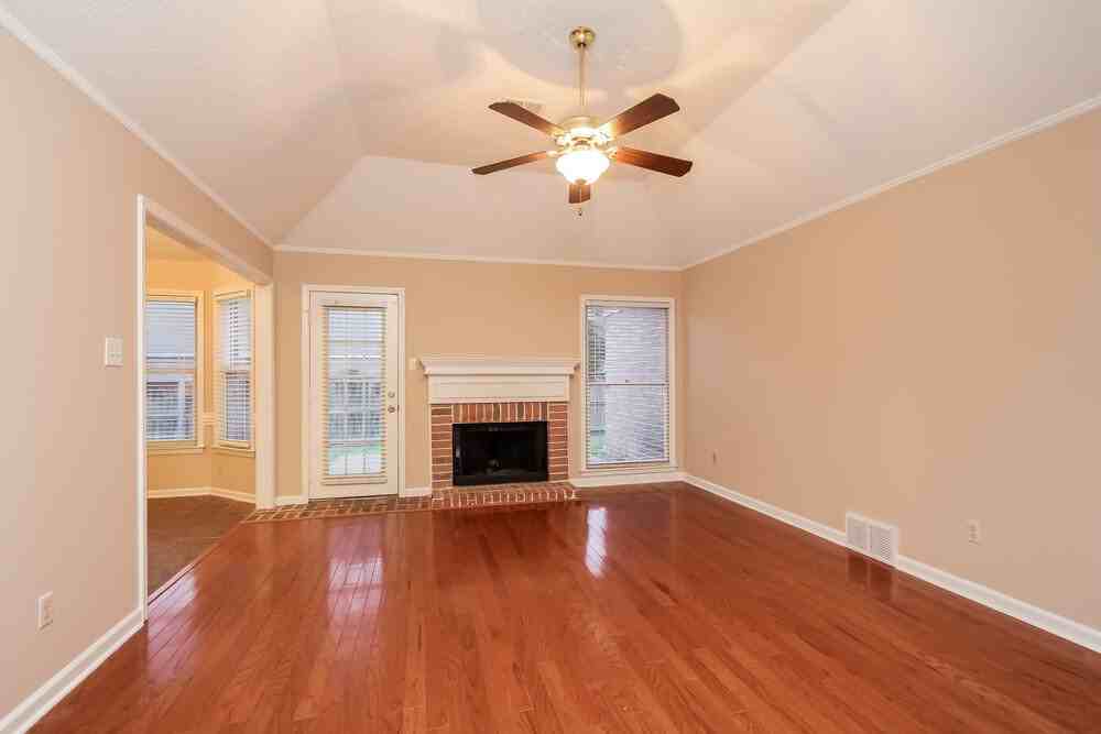 7576 Dexter Run Cir - Photo 3 of 21