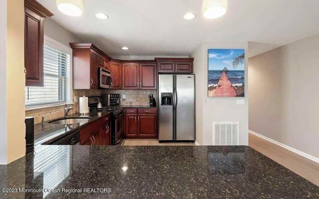 132 Hancock Ave #1 - Photo 7 of 23
