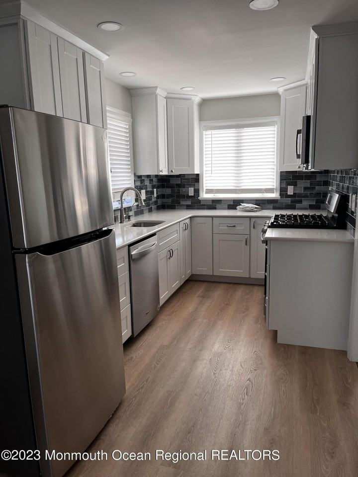 1100 Barnegat Ave - Photo 5 of 36