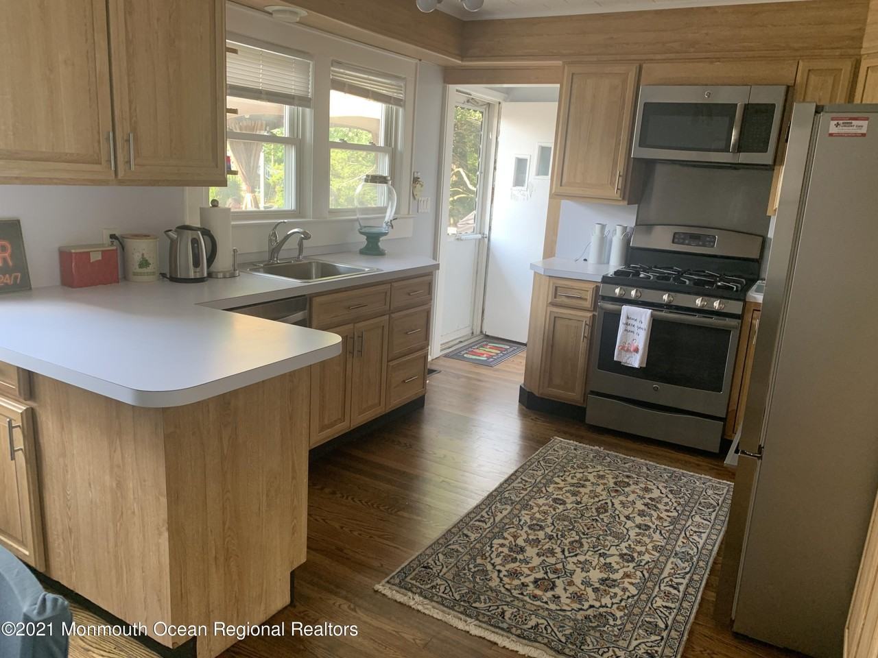 245 Monmouth Blvd - Photo 6 of 19