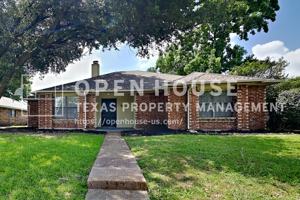 featured image of 812 Arbor Downs Dr