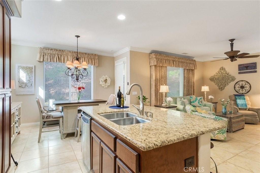 23799 Cahuilla Ct - Photo 3 of 34