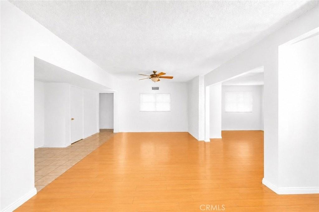 310 S Beachy Pl - Photo 4 of 23