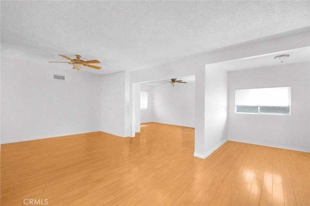 310 S Beachy Pl - Photo 5 of 23