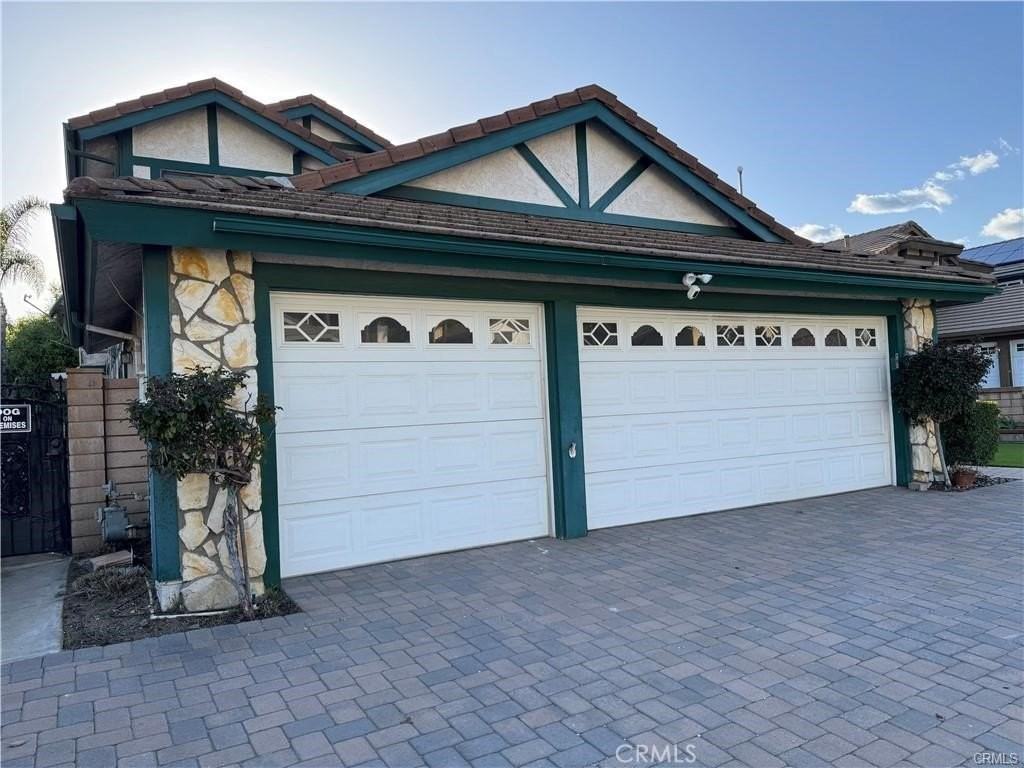 5139 Via Del Valle St - Photo 2 of 36