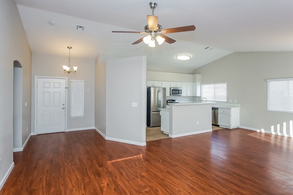 718 Saratoga Springs St - Photo 4 of 15