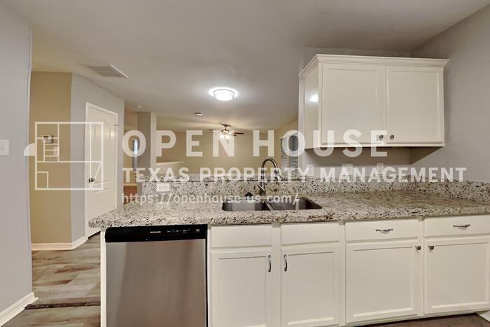 3719 Bridgebluff Ln - Photo 5 of 22