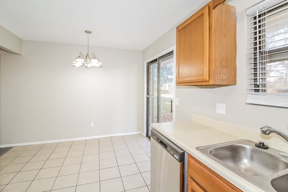 10321 Koch Dr - Photo 7 of 16
