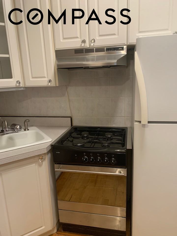 538 44th St #2 - Photo 4 of 5