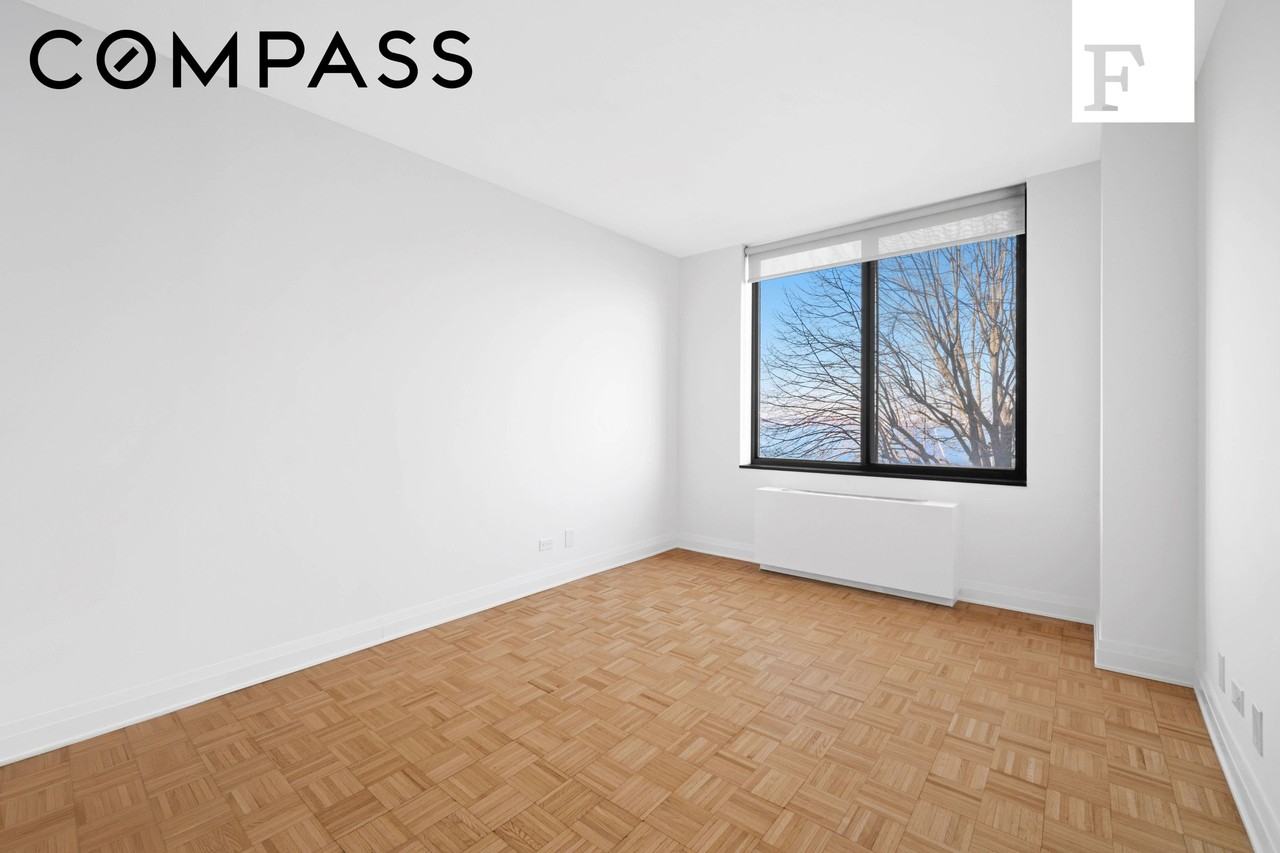 380 Rector Pl #3R - Photo 6 of 10