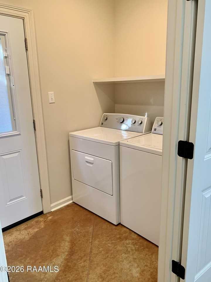 109 Ella St - Photo 6 of 14