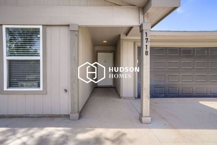 1718 Beacon St - Photo 3 of 14