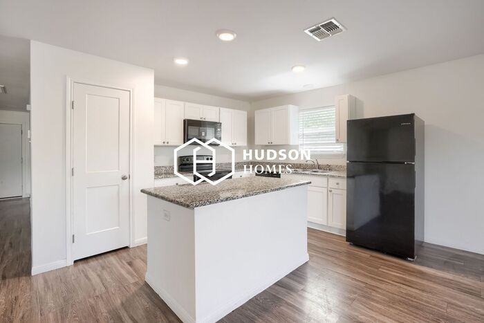 1718 Beacon St - Photo 5 of 14