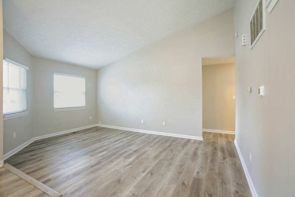 7809 Hampton Pl - Photo 5 of 16