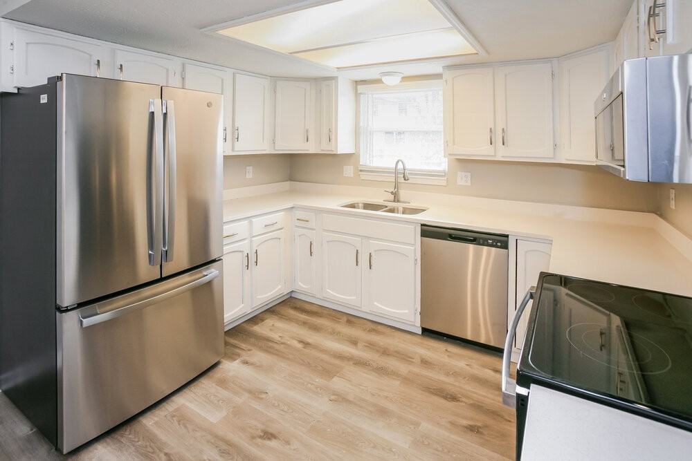 7809 Hampton Pl - Photo 7 of 16