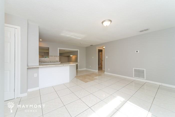 1737 Hinckley Rd - Photo 6 of 15