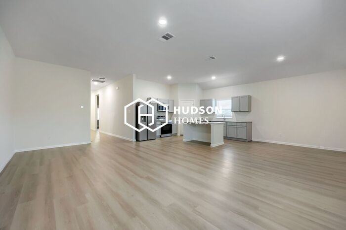 1601 Annabelle St - Photo 2 of 12