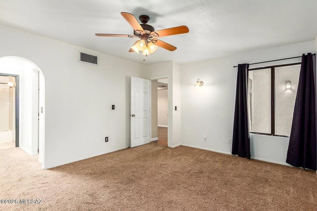 8255 N Oracle Rd #210 - Photo 5 of 7