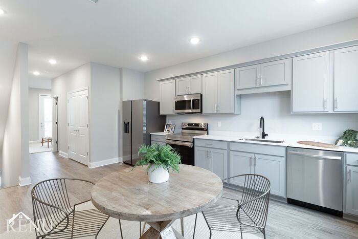 2369 E 18th St - Photo 2 of 18