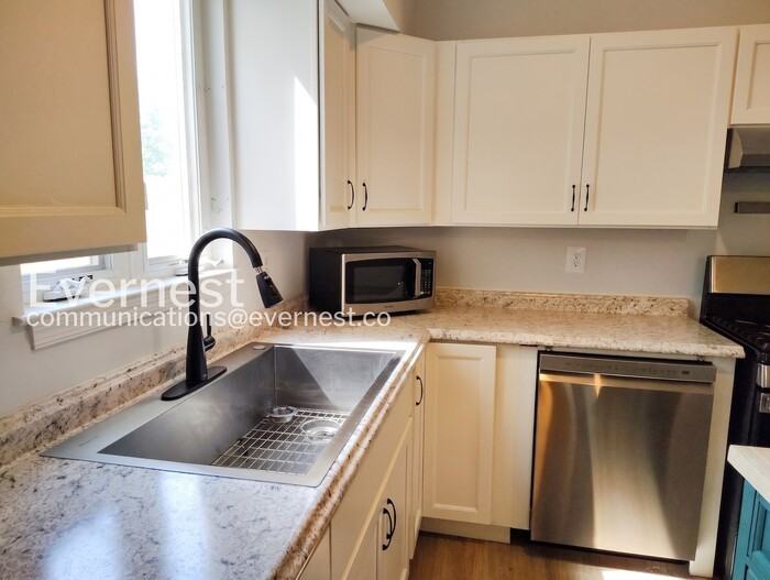 217 E 5th St - Photo 5 of 25