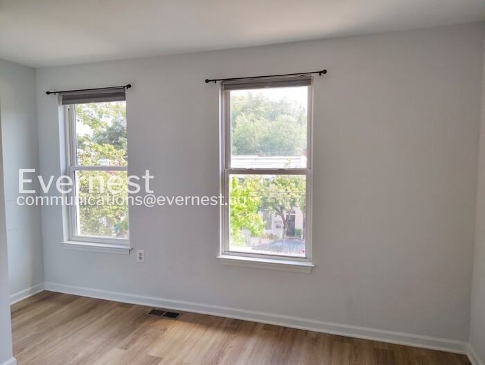 217 E 5th St - Photo 6 of 18