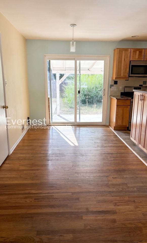 380 Martin Dr - Photo 6 of 16