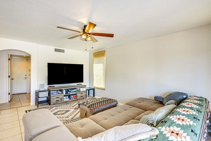 915 E Montoya Ln - Photo 5 of 16