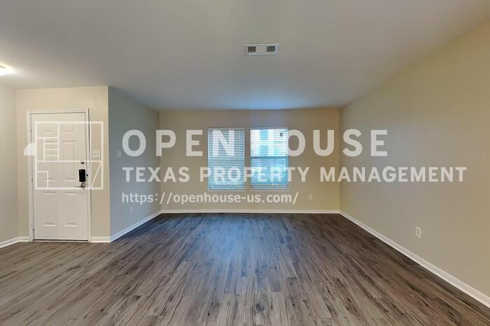 3220 Maryfield Ln - Photo 4 of 25