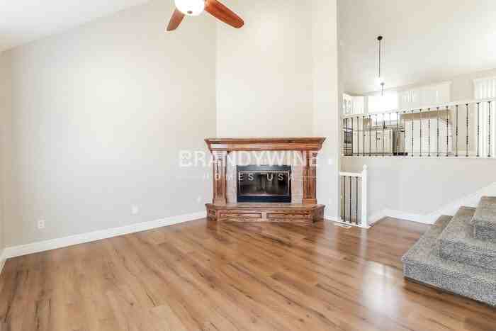 303 Amesbury Dr - Photo 4 of 24