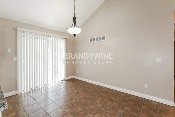 303 Amesbury Dr - Photo 6 of 24