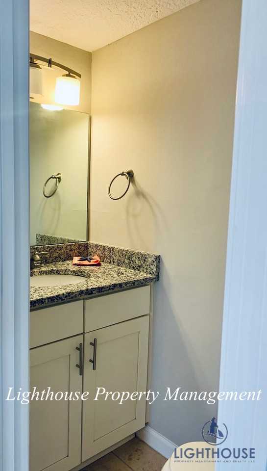 737 9th Ave S - Photo 5 of 17