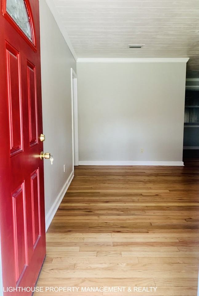 3331 Sylvia St - Photo 4 of 36