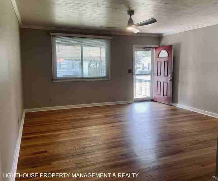 3331 Sylvia St - Photo 5 of 36